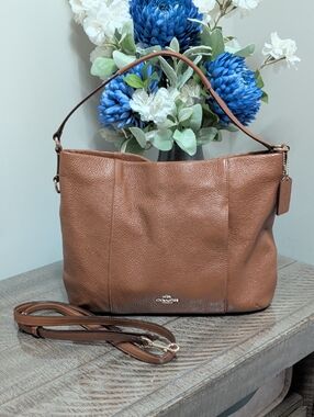 Coach Isabelle East To West Shoulder Hobo Like New